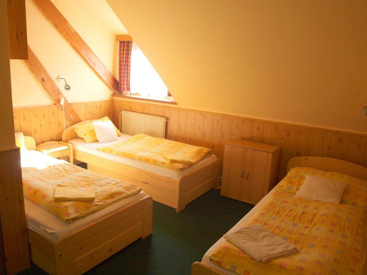 Hotel Kormoran Zlenice Quarto foto